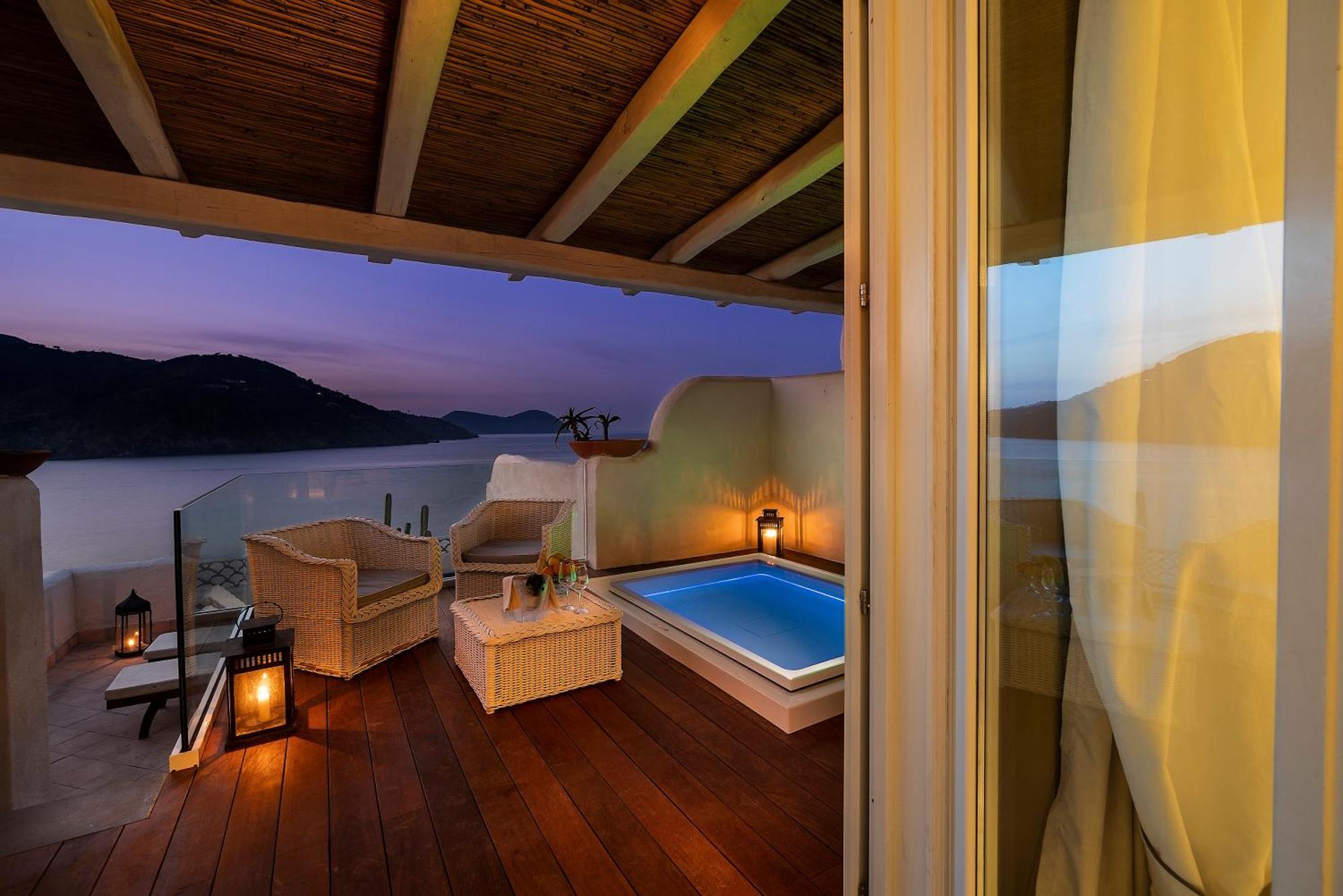 Therasia Resort Sea And Spa - The Leading Hotels Of The World Vulcano  Exterior foto
